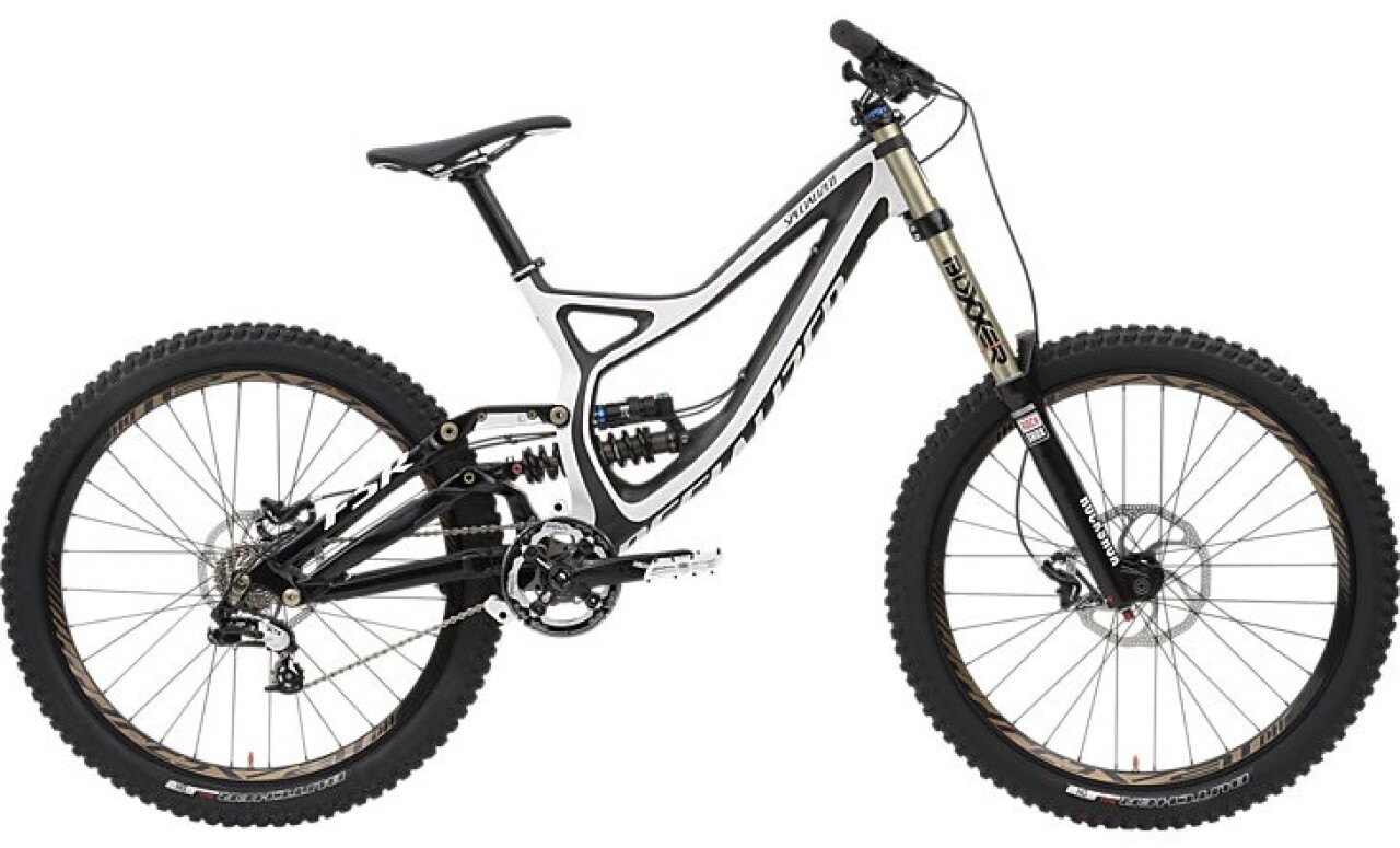 

DEMO 8 I CARBON (2013)