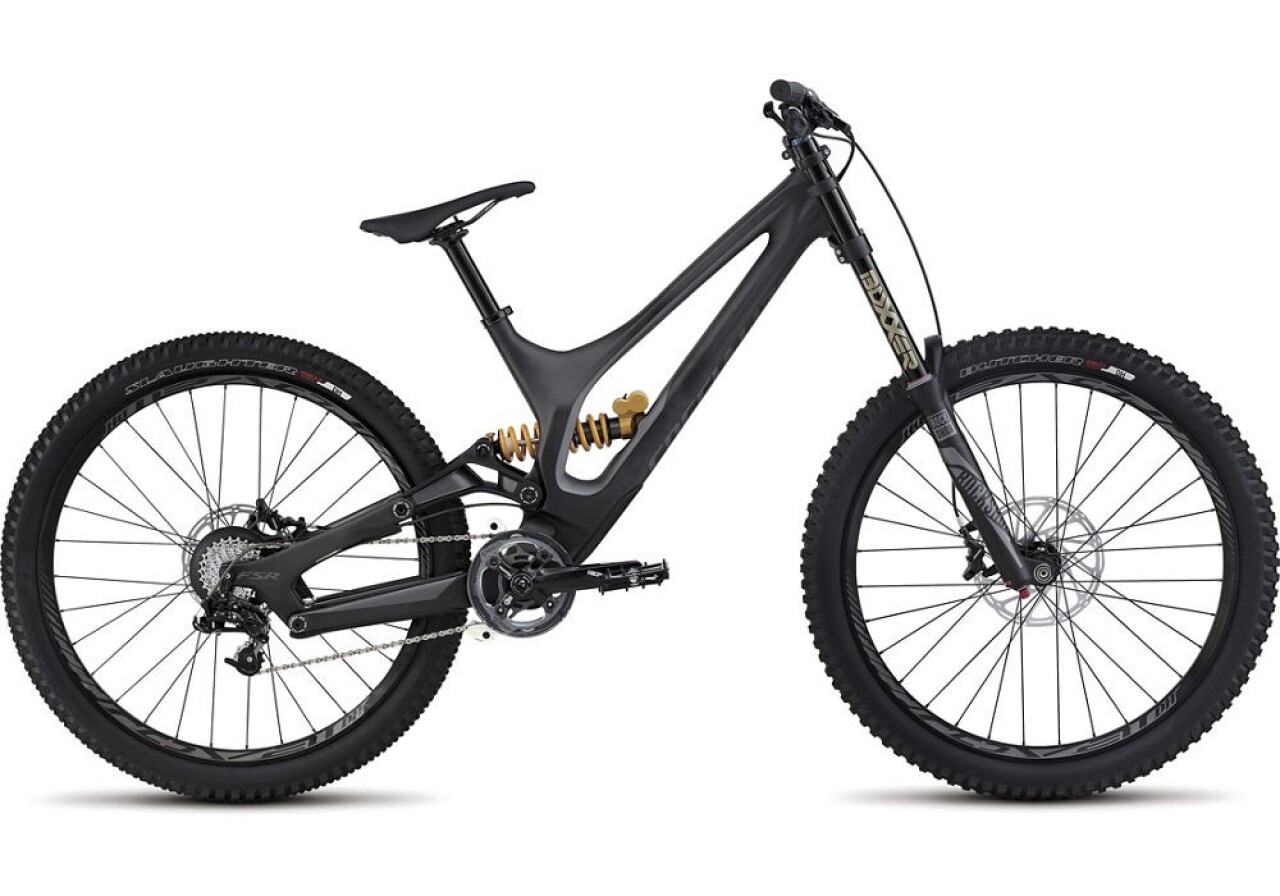 

Demo 8 I Carbon (2016)